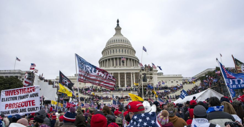 Supreme Court sides with Jan. 6 defendant against obstruction charge