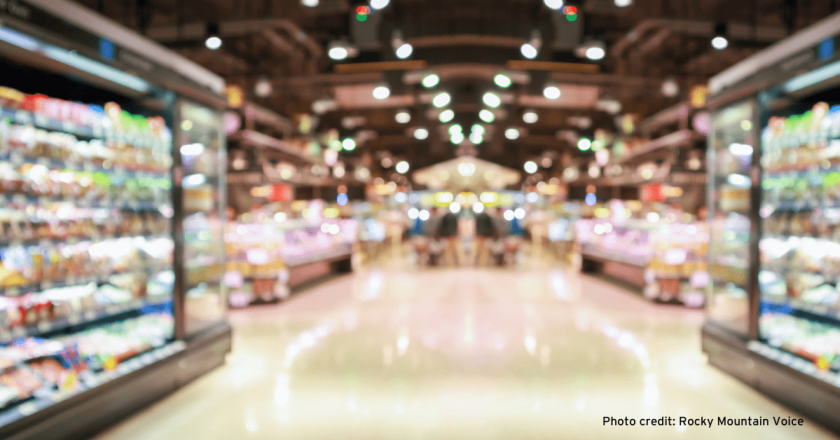 Grocery chains and union workers temporarily extend contract negotiations